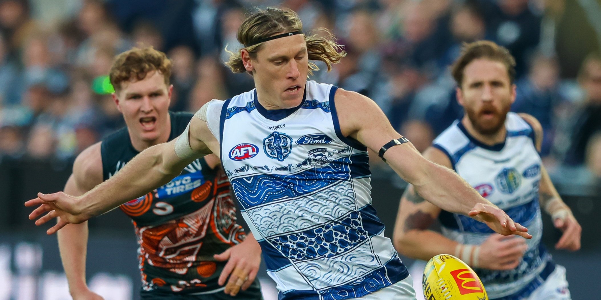 Blicavs One Of Two Cats Suspended - K ROCK 95.5